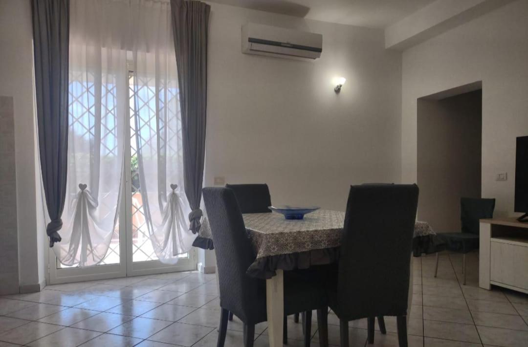 Lizzies Hus Apartment Fiumicino Exterior foto